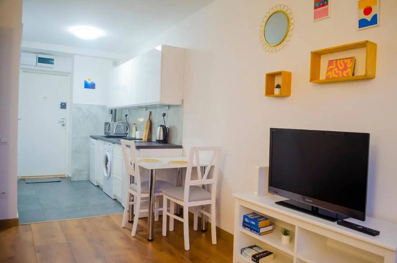 Sweet Life Apartment Next To Metro Station Warszawa