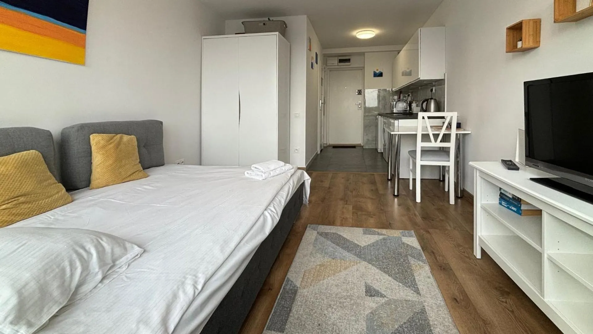 Sweet Life Apartment Next To Metro Station Warszawa